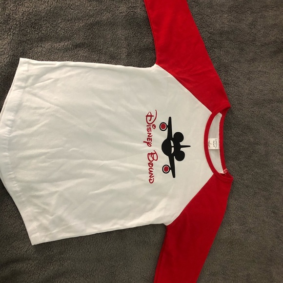 White with red sleeves tshirt - Picture 4 of 4